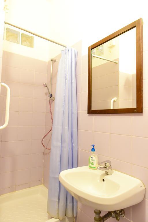 Pensionat Casa Vacanza Frendy - Free Airport Transportation On Arrival If You Book An Of Minimum 3 Nights And 6 People Rom